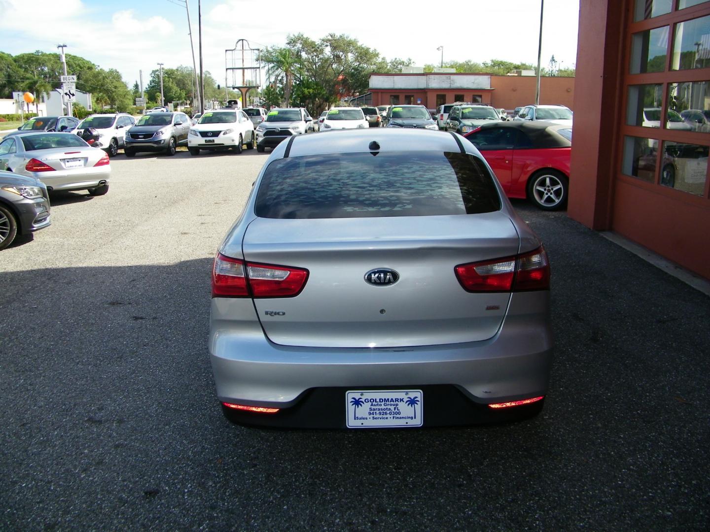 2016 Silver /Grey Kia Rio LX (KNADM4A39G6) , Automatic transmission, located at 4000 Bee Ridge Road, Sarasota, FL, 34233, (941) 926-0300, 27.298664, -82.489151 - Photo#1